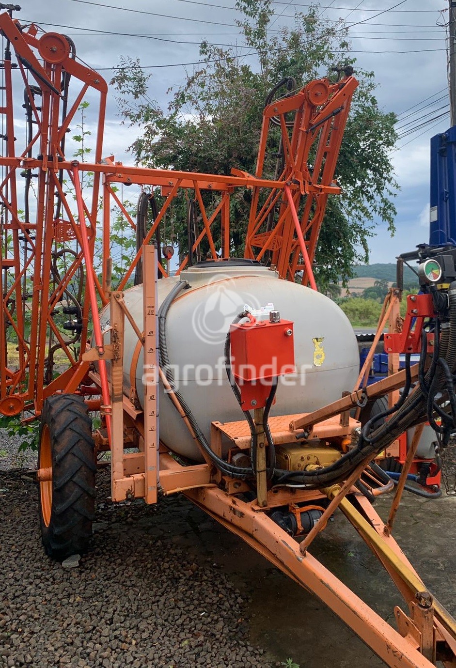 Pulverizador de arrasto Jacto Columbia Cross AD 18 ano 2002